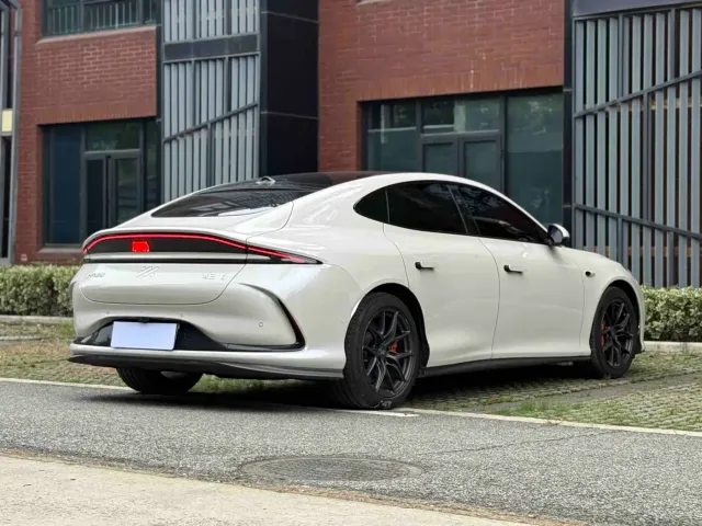 IM Motors L6 — Фото автомобиля 7