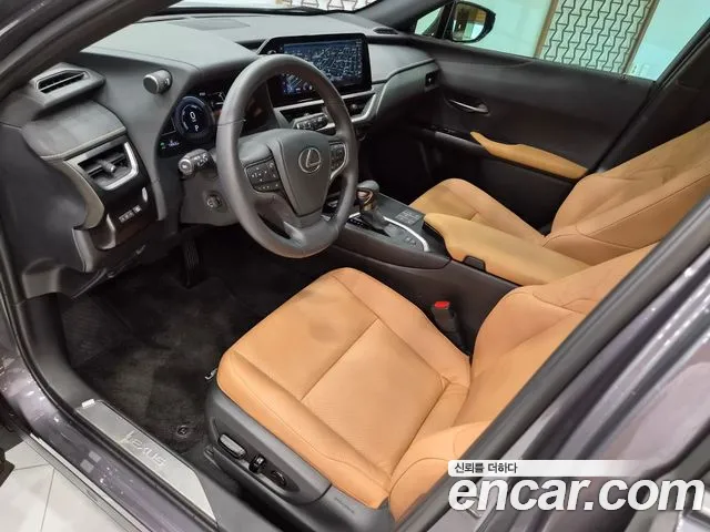 Lexus UX — Фото автомобиля 12