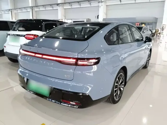 Leapmotor B01 — Фото автомобиля 6