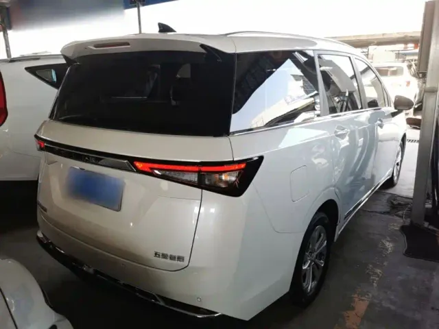 Wuling Jiachen — Фото автомобиля 6