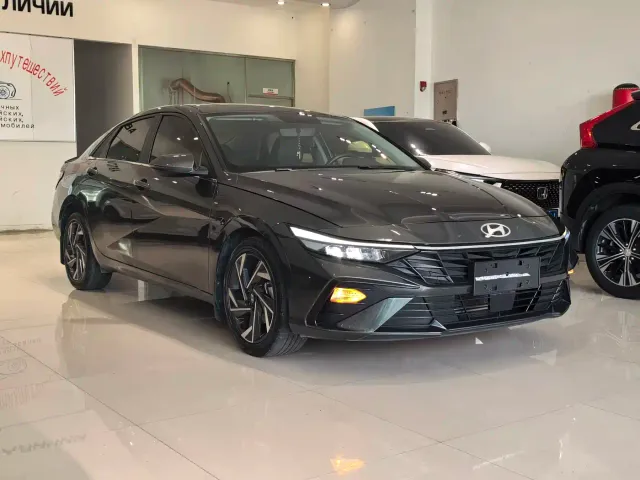 Hyundai Elantra — Фото автомобиля 5