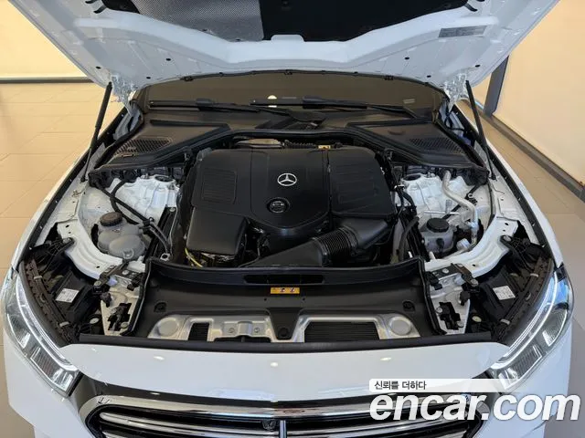 Mercedes-Benz E-Class — Фото автомобиля 6
