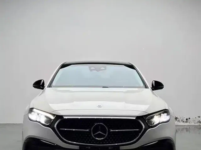 Mercedes-Benz E-Class — Фото автомобиля 2
