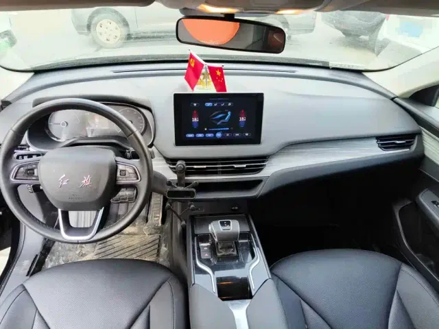 Hongqi Hongqi E-QM5 2024 500km Travel Edition — Фото автомобиля 11