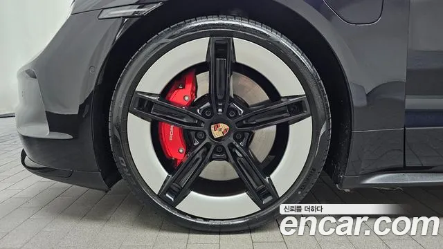 Porsche Taycan Taycan Khan — Фото автомобиля 5