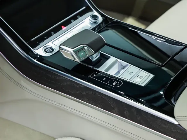 Audi A8 — Фото автомобиля 21