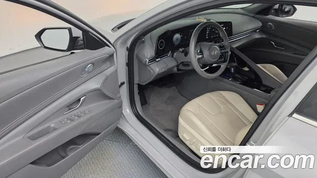 Hyundai Avante CN7 — Фото автомобиля 15