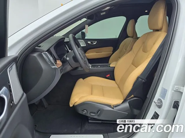 Volvo XC60 2nd Gen — Фото автомобиля 12