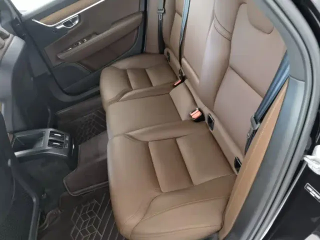 Volvo S90 — Фото автомобиля 16