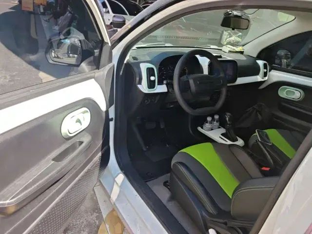 Roewe Clever — Фото автомобиля 15