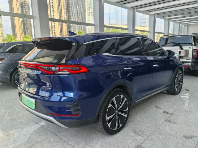BYD Tang — Фото автомобиля 12