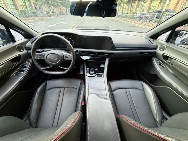 Hyundai Sonata — Фото автомобиля 5