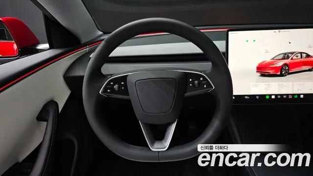 Tesla Model 3 — Фото автомобиля 13