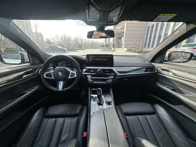 BMW 6 Series Gran Turismo — Фото автомобиля 9