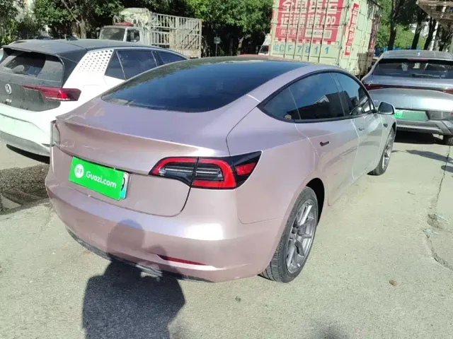 Tesla Model 3 — Фото автомобиля 6