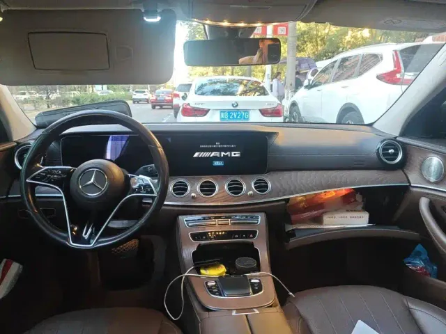 Mercedes-Benz E-Class — Фото автомобиля 5