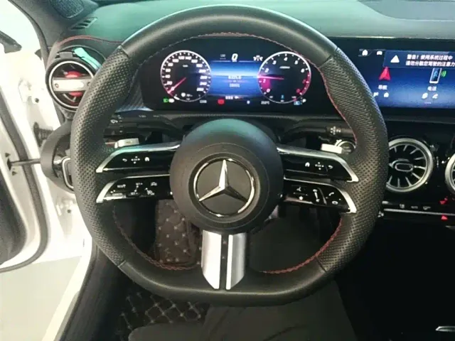 Mercedes-Benz A-Class — Фото автомобиля 10