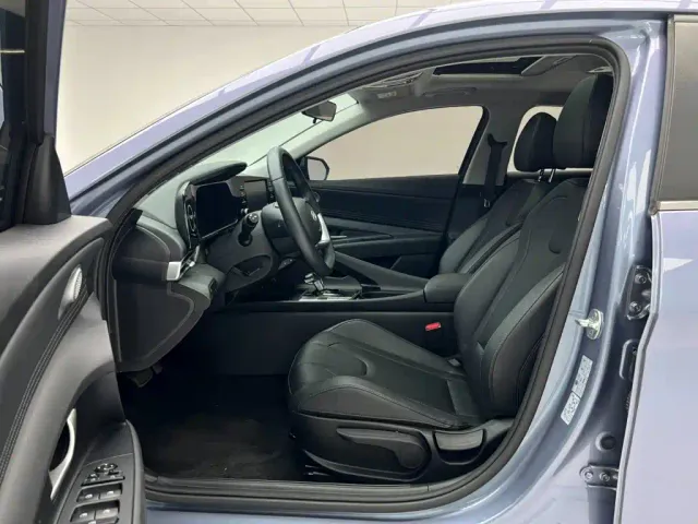 Hyundai Elantra — Фото автомобиля 14