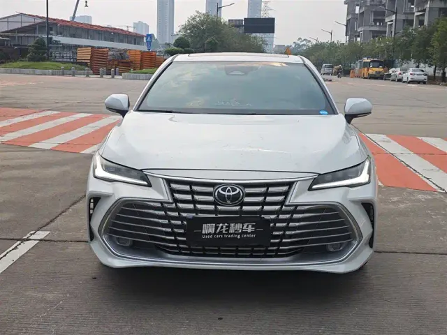 Toyota Avalon — Фото автомобиля 2