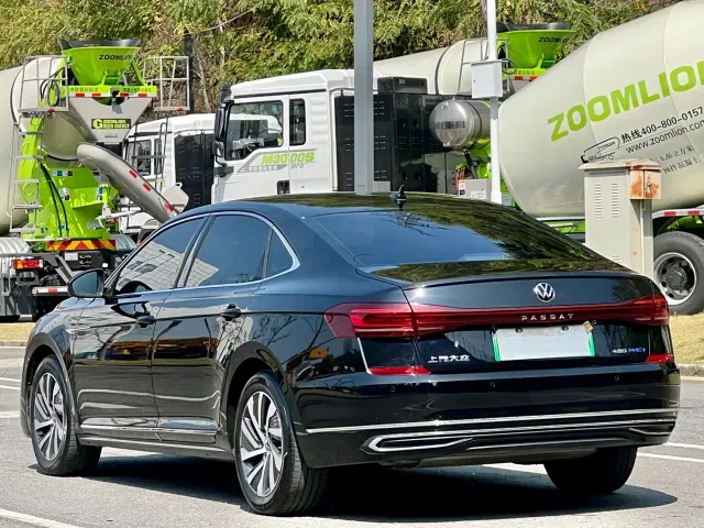 Volkswagen Passat — Фото автомобиля 6