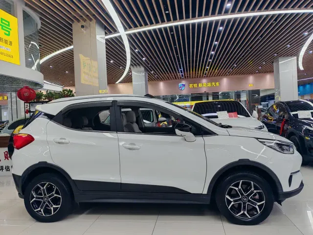 BYD Yuan Pro — Фото автомобиля 11