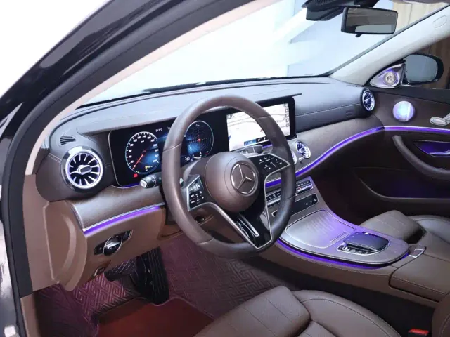 Mercedes-Benz E-Class — Фото автомобиля 11