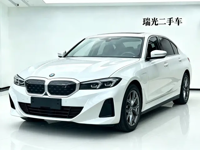 Фотография автомобиля — BMW i3