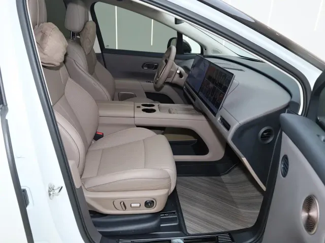 Li Auto Li i8 2025 Standard Edition — Фото автомобиля 24