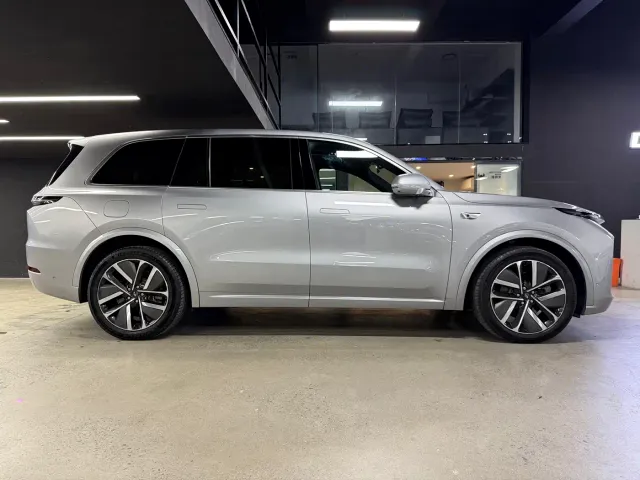 Li Auto L9 — Фото автомобиля 13