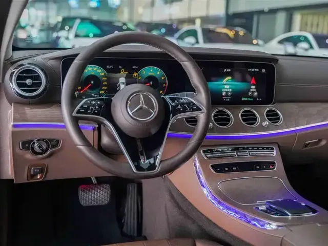Mercedes-Benz E-Class — Фото автомобиля 14
