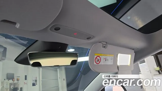Tesla Model 3 — Фото автомобиля 26
