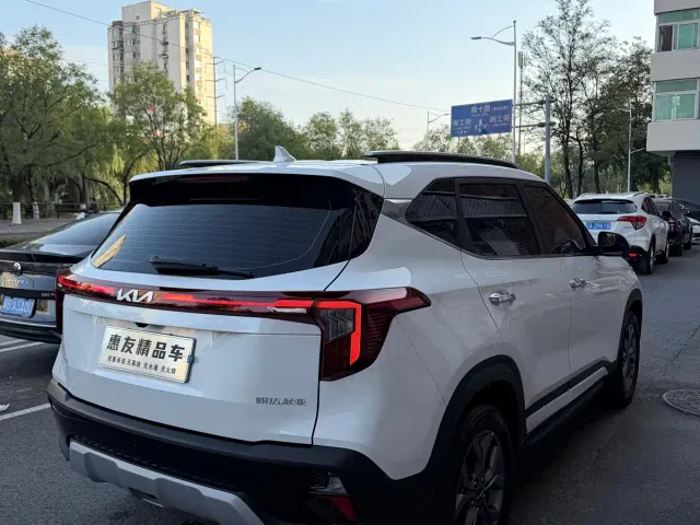 Kia Seltos — Фото автомобиля 4