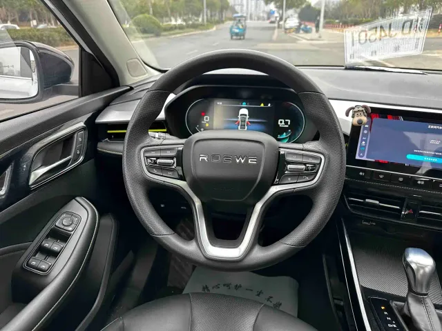 Roewe i5 — Фото автомобиля 12