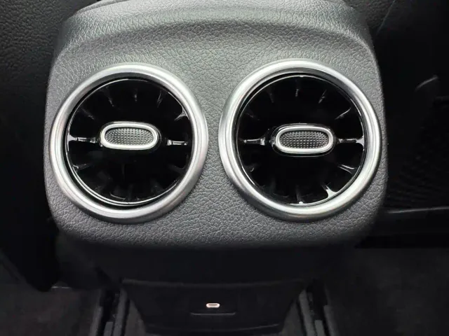 Mercedes-Benz A-Class — Фото автомобиля 12