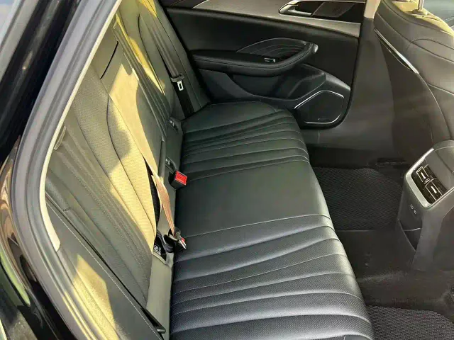Hongqi H5 — Фото автомобиля 14