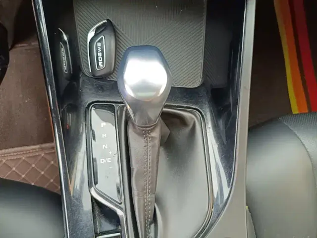 Roewe i5 — Фото автомобиля 13
