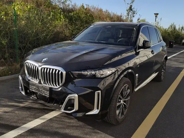 Фотография автомобиля — BMW X5