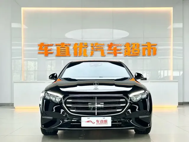 Mercedes-Benz E-Class — Фото автомобиля 3