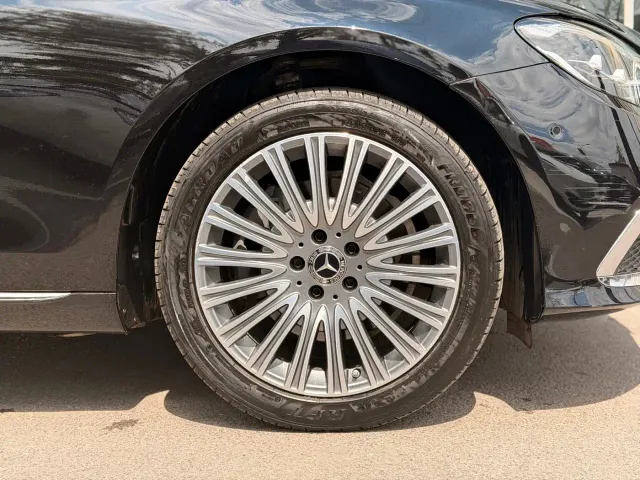 Mercedes-Benz E-Class — Фото автомобиля 6