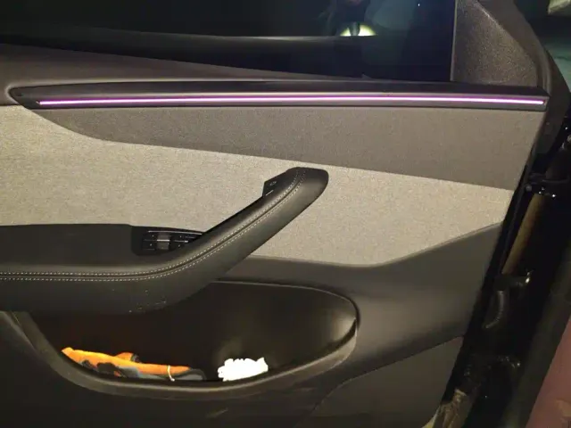 Tesla Model Y — Фото автомобиля 7