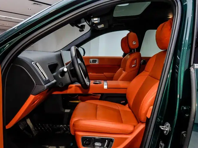 Li Auto L8 — Фото автомобиля 10