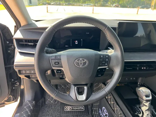 Toyota Camry — Фото автомобиля 15