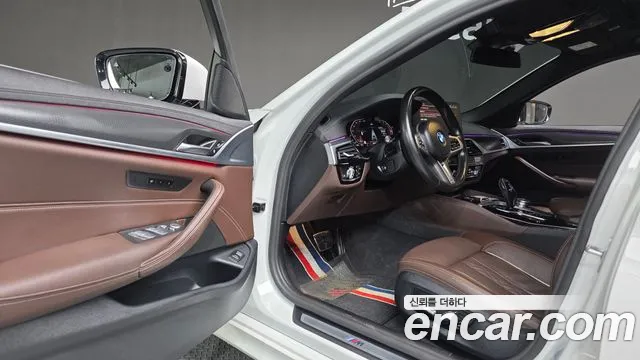BMW 5 Series G30 — Фото автомобиля 13