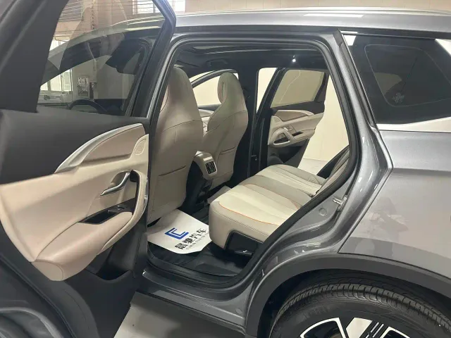 BYD Song Pro — Фото автомобиля 12