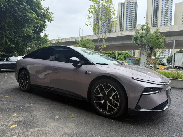 Xpeng P7+ — Фото автомобиля 4