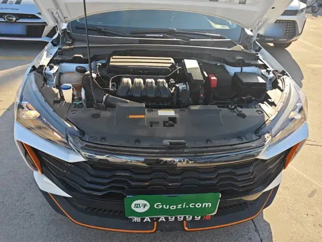 Dongfeng Yixuan — Фото автомобиля 19