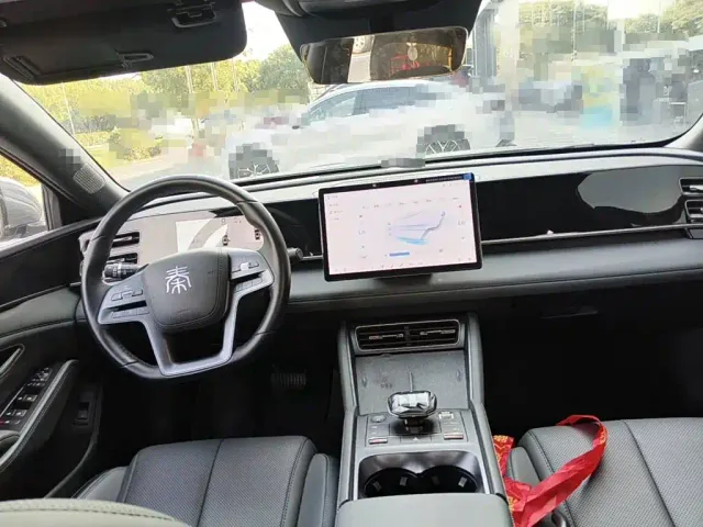 BYD Qin L — Фото автомобиля 11