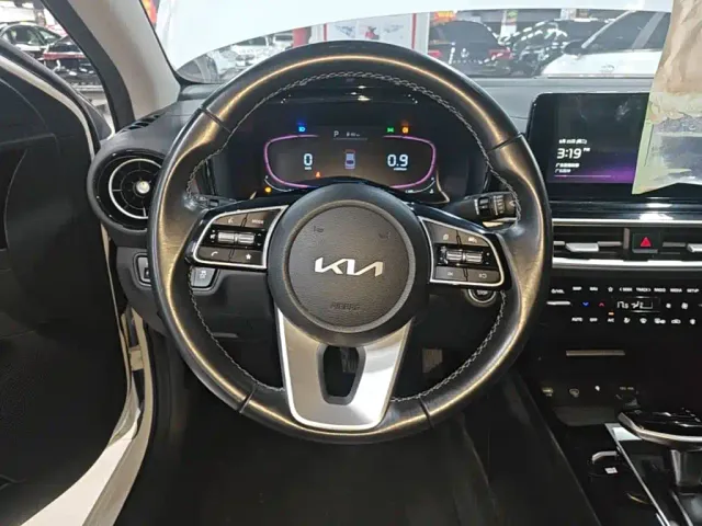 Kia K3 — Фото автомобиля 10