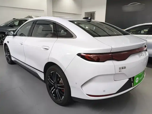 BYD Qin L — Фото автомобиля 4