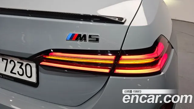 BMW M5 — Фото автомобиля 4